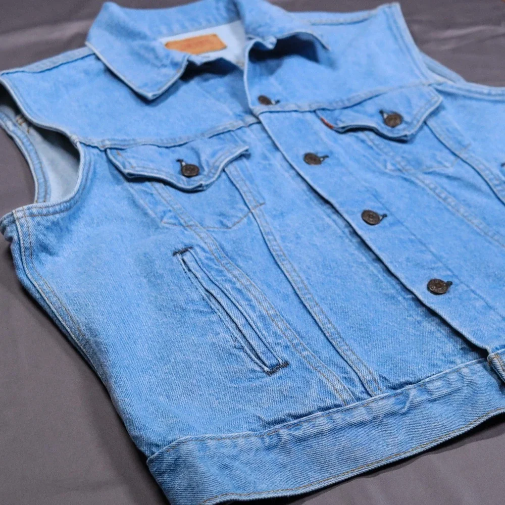 Vintage 70s Levi's Denim Vest Mens XL Light Wash Made in USA Red Tab Trucker